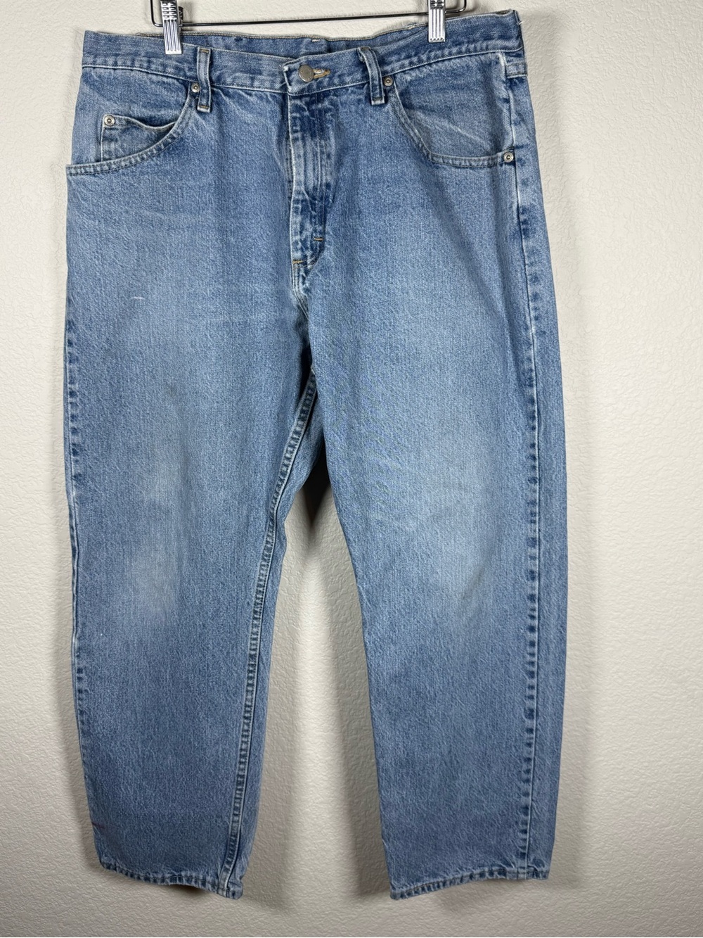 Wrangler Men's Light Blue Relaxed Fit Jeans